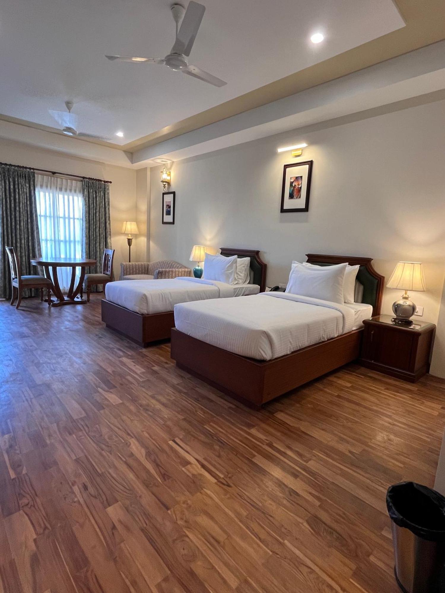 Royale De' Casa Resort Kaziranga Exterior photo